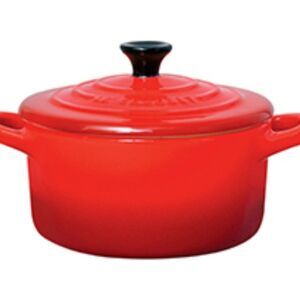 Le Creuset 10cm Petit Round Cocotte- Carmin